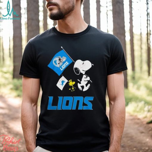 Detroit Lions Flag Helmet Snoopy And Woodstock Tshirt