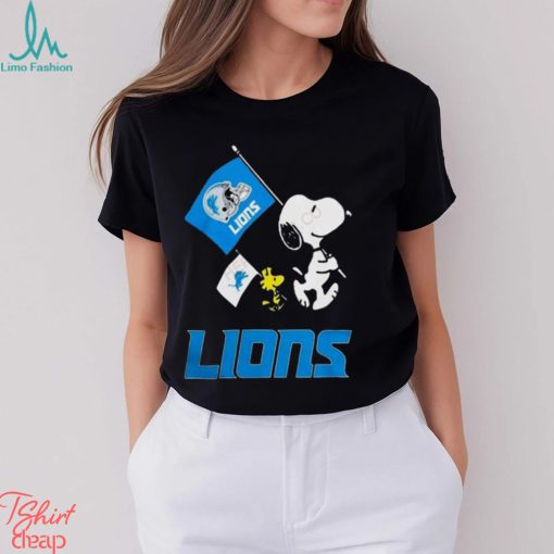 Detroit Lions Flag Helmet Snoopy And Woodstock Tshirt