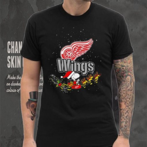 Detroit Red Wings NHL Santa Snoopy and Woodstock Christmas T Shirt