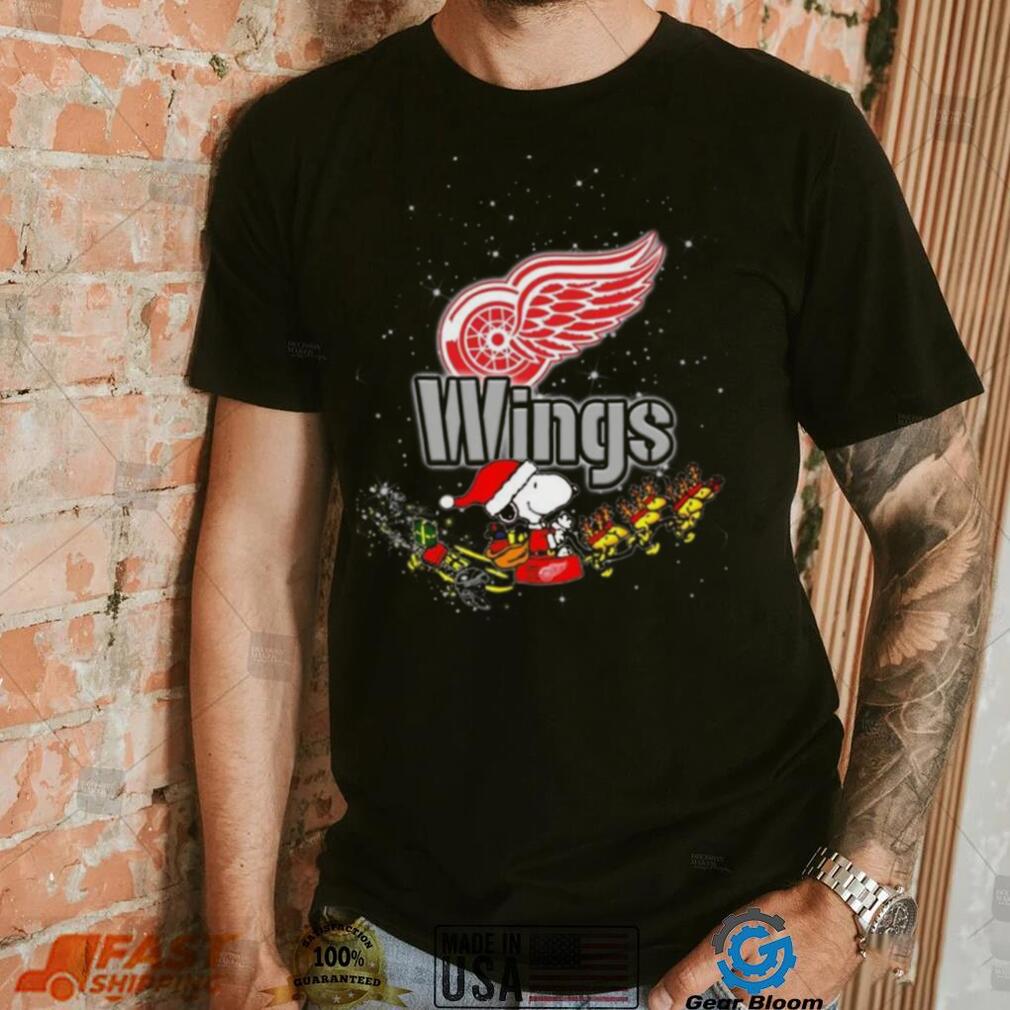 Detroit Red Wings NHL Santa Snoopy and Woodstock Christmas T Shirt Detroit Red Wings NHL Santa Snoopy and Woodstock Christmas T Shirt