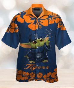 Detroit Tigers Baby Yoda Short Sleeve Button Up Tropical Hawaiian Shirt