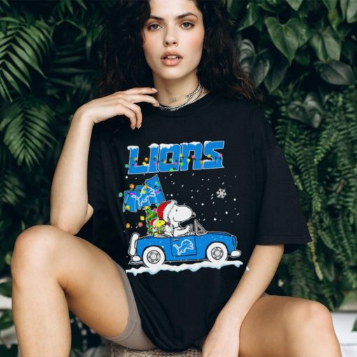 Happy Merry Christmas Snoopy drive a car Detroit Lions logo flag gift shirt