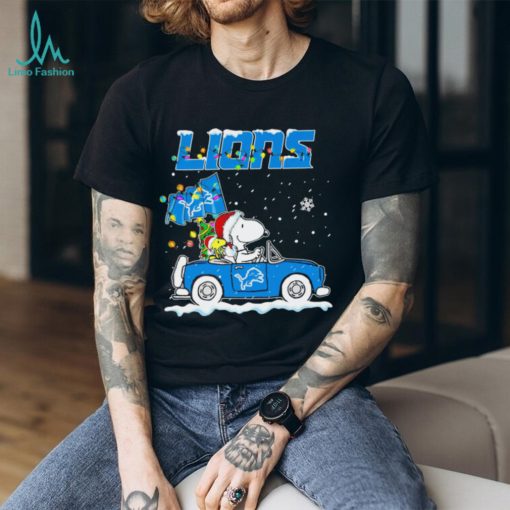 Happy Merry Christmas Snoopy drive a car Detroit Lions logo flag gift shirt