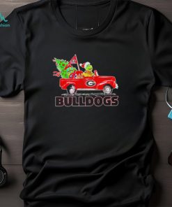 Happy Merry Christmas The Grinch drive a car Georgia Bulldogs football logo flag gift shirt