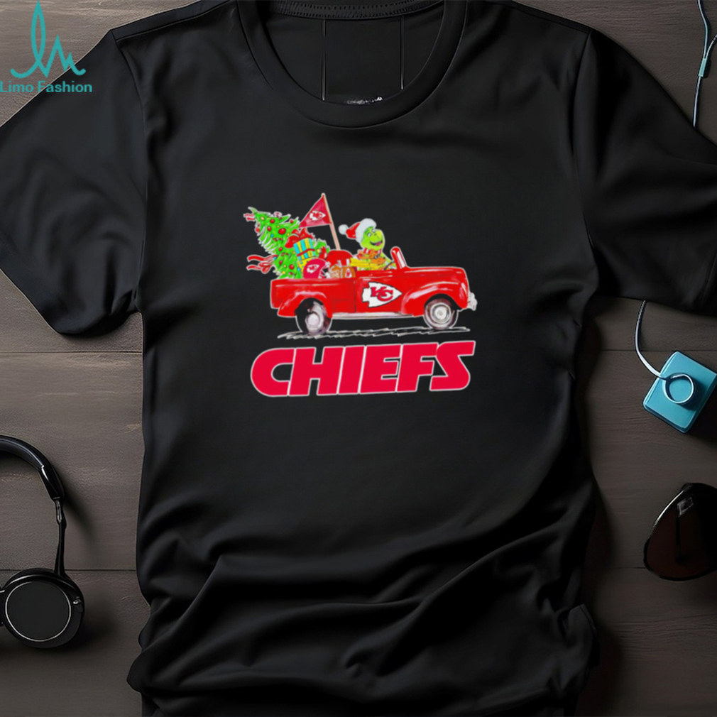 https://img.limotees.com/photos/2023/12/Happy-Merry-Christmas-The-Grinch-drive-a-car-Kansas-City-Chiefs-football-logo-flag-gift-shirt1.jpg