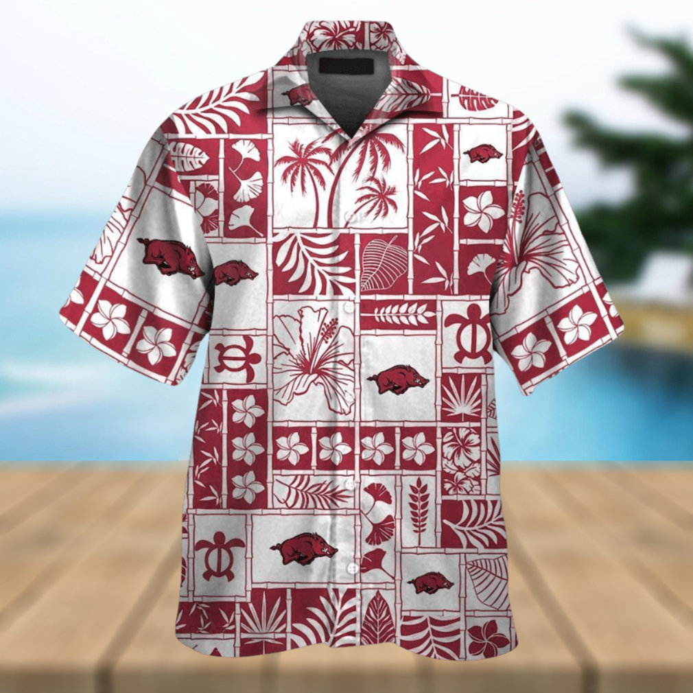 Hawaiian Short Sleeve Arkansas Razorbacks Button Up Shirt