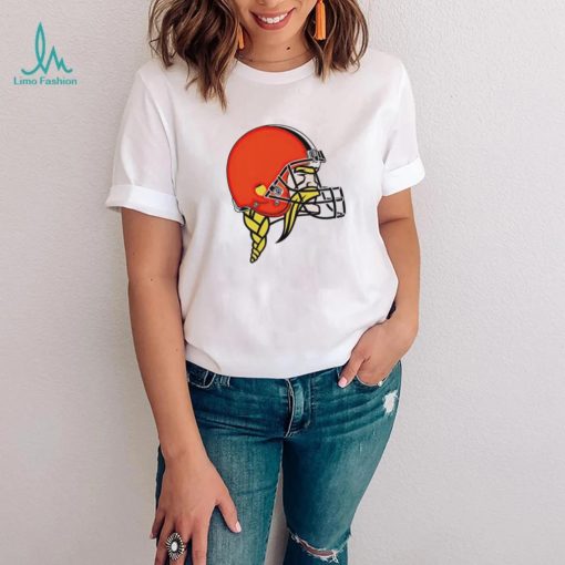 Jay Cuda Minnesota Vikings logo wearing Cleveland Browns logo shirt