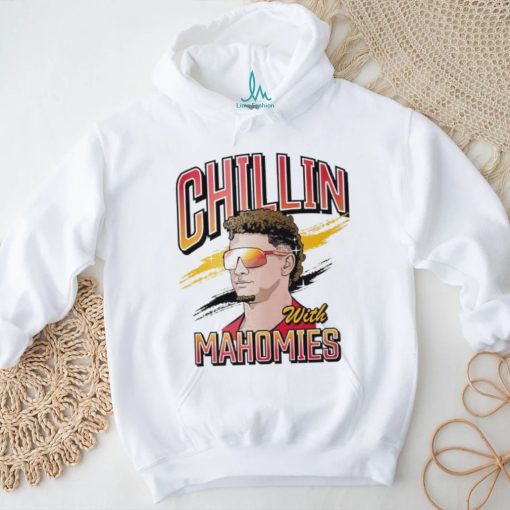 Kansas City Chiefs Patrick Mahomes chillin with Mahomies shirt