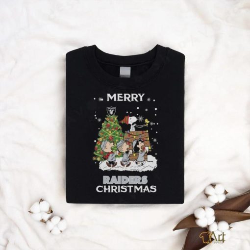 Las Vegas Raiders Snoopy Family Christmas Tree shirt