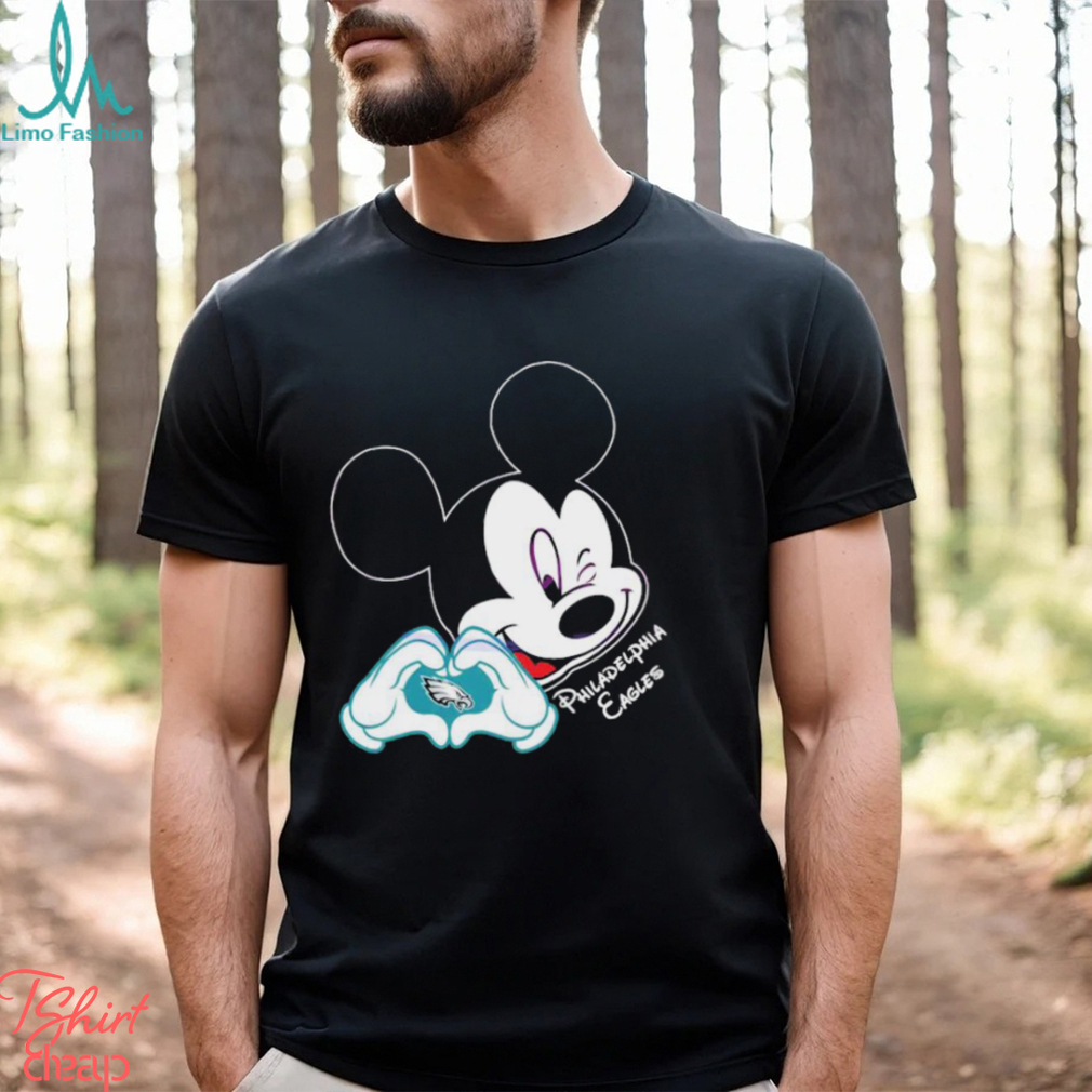 Mickey Mouse Love Philadelphia Eagles Logo Shirt Mickey Mouse Love Philadelphia Eagles Logo Shirt