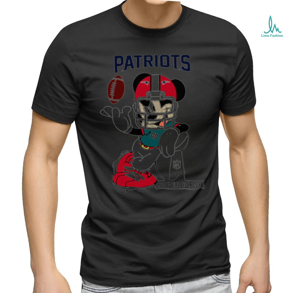 Mickey Mouse player New England Patriots football NFL Super Bowl logo shirt Mickey Mouse player New England Patriots football NFL Super Bowl logo shirt