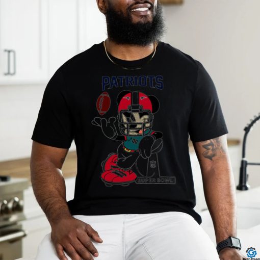 Mickey Mouse player New England Patriots football NFL Super Bowl logo shirt