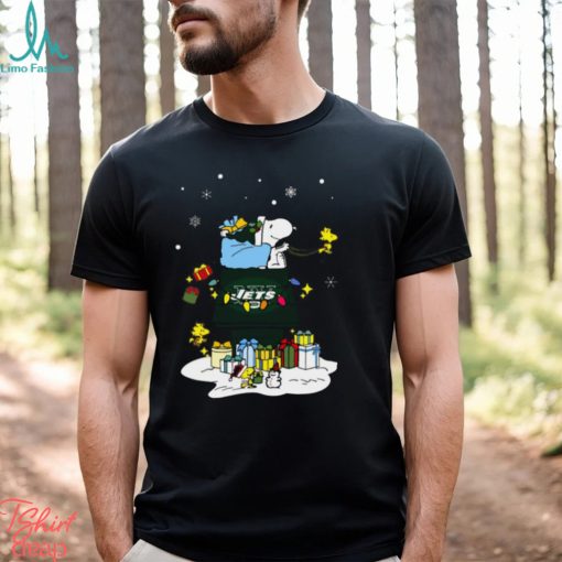 NFL New York Jets Football Team Santa Snoopy Wish You A Merry T Shirt