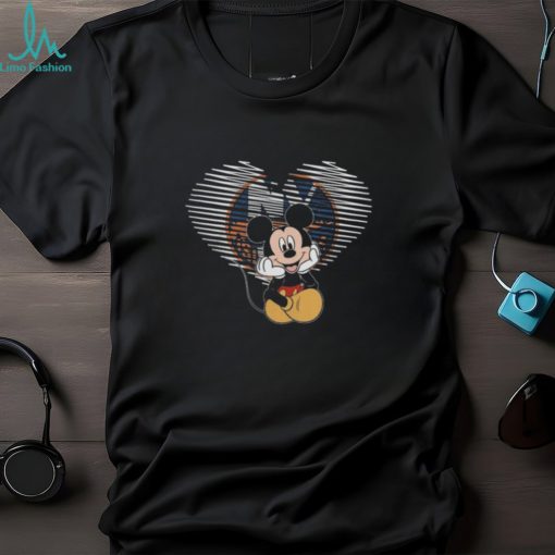 NHL New York Islanders The Heart Mickey Mouse Disney Hockey Shirt