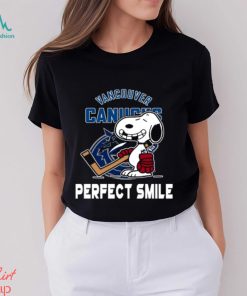 NHL Vancouver Canucks Snoopy Perfect Smile The Peanuts Movie Hockey T Shirt