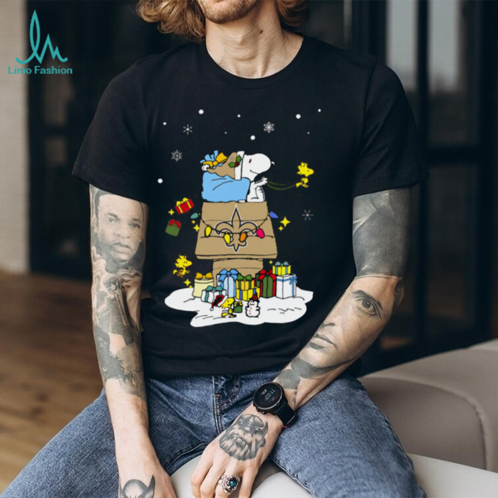 New Orleans Saints Santa Snoopy Wish You A Merry Christmas Shirt New Orleans Saints Santa Snoopy Wish You A Merry Christmas Shirt