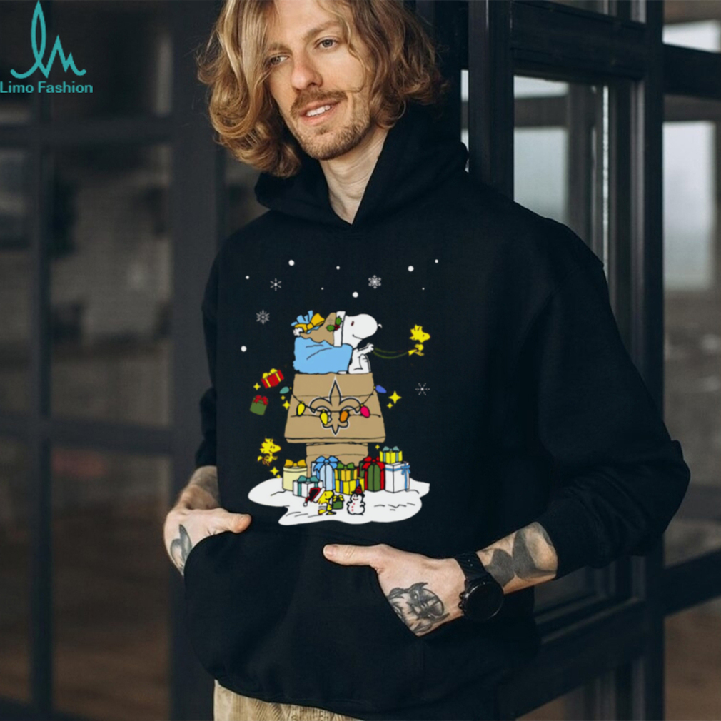 New Orleans Saints Santa Snoopy Wish You A Merry Christmas Shirt New Orleans Saints Santa Snoopy Wish You A Merry Christmas Shirt
