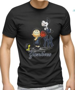 New York Yankees The Peanuts Sport Fans Christmas shirt, hoodie, sweater, long sleeve and tank top New York Yankees The Peanuts Sport Fans Christmas shirt