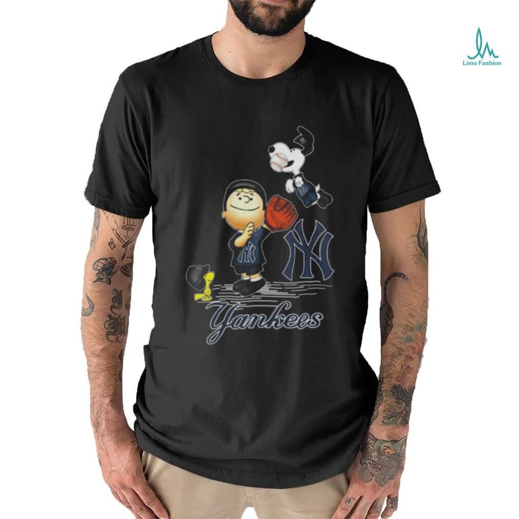 New York Yankees The Peanuts Sport Fans Christmas shirt New York Yankees The Peanuts Sport Fans Christmas shirt