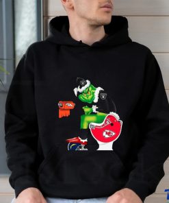 Oakland Raiders Grinch Santa Sitting Kansas City Chiefs Toilet christmas shirt