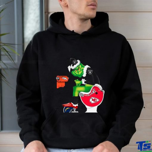 Oakland Raiders Grinch Santa Sitting Kansas City Chiefs Toilet christmas shirt