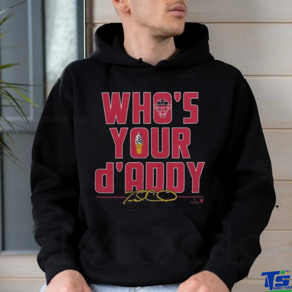 Official Travis d’arnaud atlanta braves of major league baseball who’s your d’addy Shirt Official Travis d’arnaud atlanta braves of major league baseball who’s your d’addy Shirt