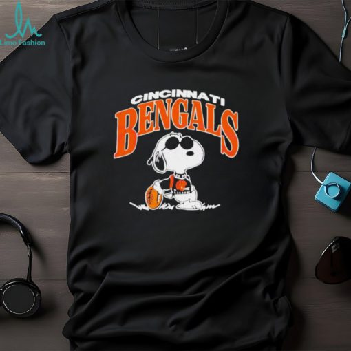 Official snoopy Cincinnati Bengals Football T shirt