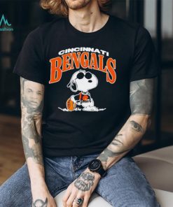 Official snoopy Cincinnati Bengals Football T shirt, hoodie, sweater, long sleeve and tank top Official snoopy Cincinnati Bengals Football T shirt