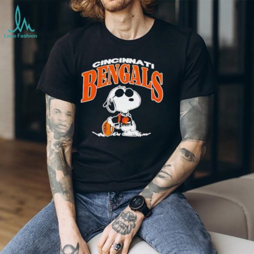 Official snoopy Cincinnati Bengals Football T shirt