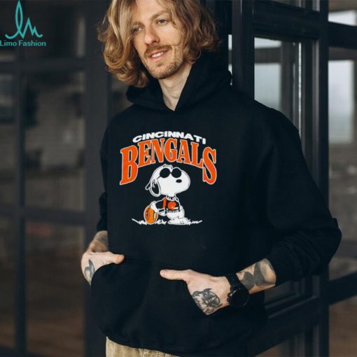 Official snoopy Cincinnati Bengals Football T shirt