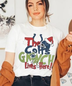 Official the Colts Grinch Lives Here Christmas T Shirt