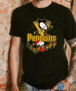 Pittsburgh Penguins NHL Santa Snoopy and Woodstock Christmas T Shirt
