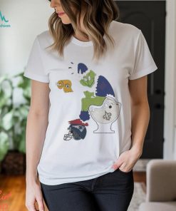 Santa Grinch New York Giants Shit On New Orleans Saints Toilet And New England Patriots Helmet Christmas 2023 Shirt, hoodie, sweater, long sleeve and tank top Santa Grinch New York Giants Shit On New Orleans Saints Toilet And New England Patriots Helmet Christmas 2023 Shirt