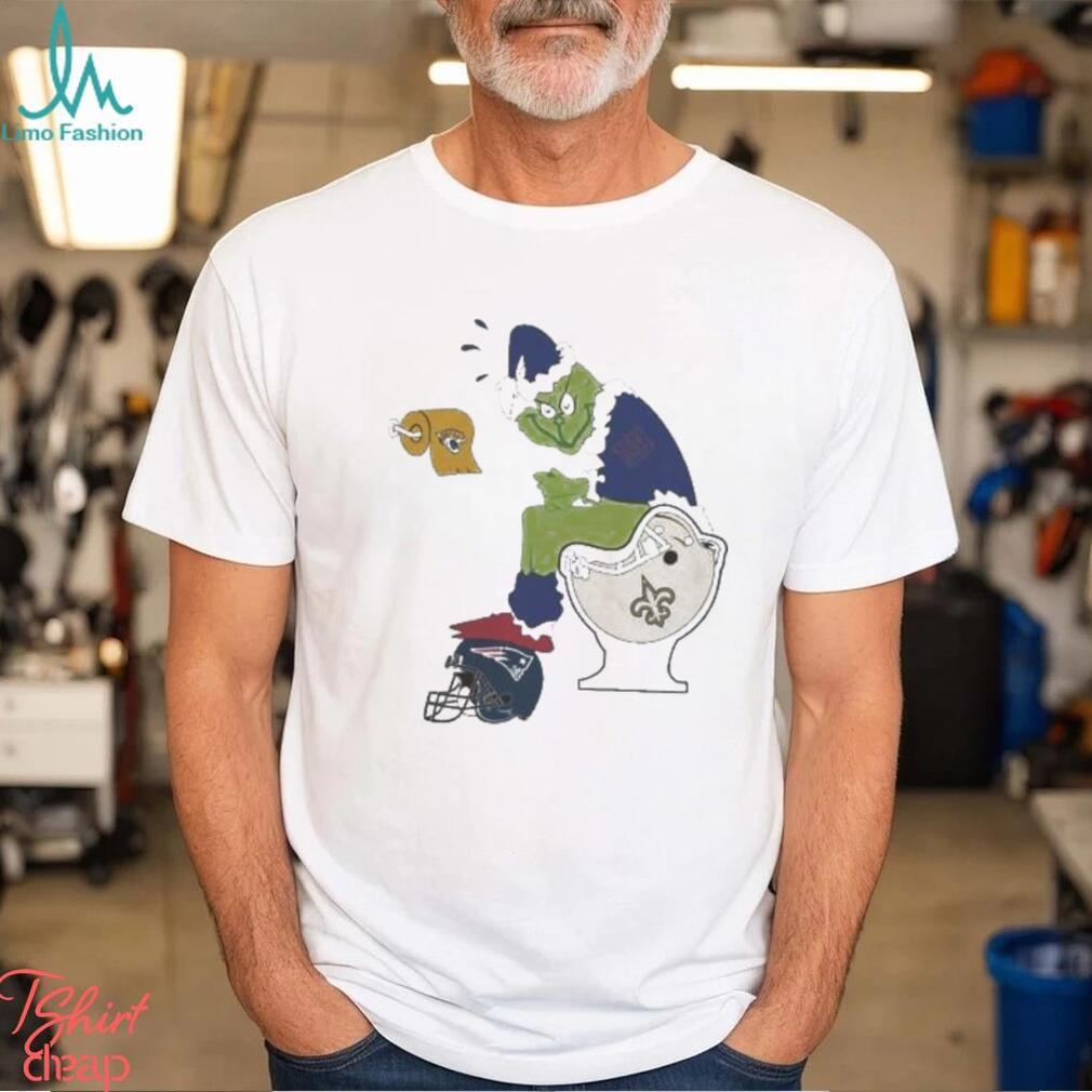 Santa Grinch New York Giants Shit On New Orleans Saints Toilet And New England Patriots Helmet Christmas 2023 Shirt Santa Grinch New York Giants Shit On New Orleans Saints Toilet And New England Patriots Helmet Christmas 2023 Shirt