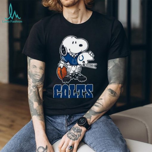 Snoopy A Strong And Proud Indianapolis Colts Player Shirt