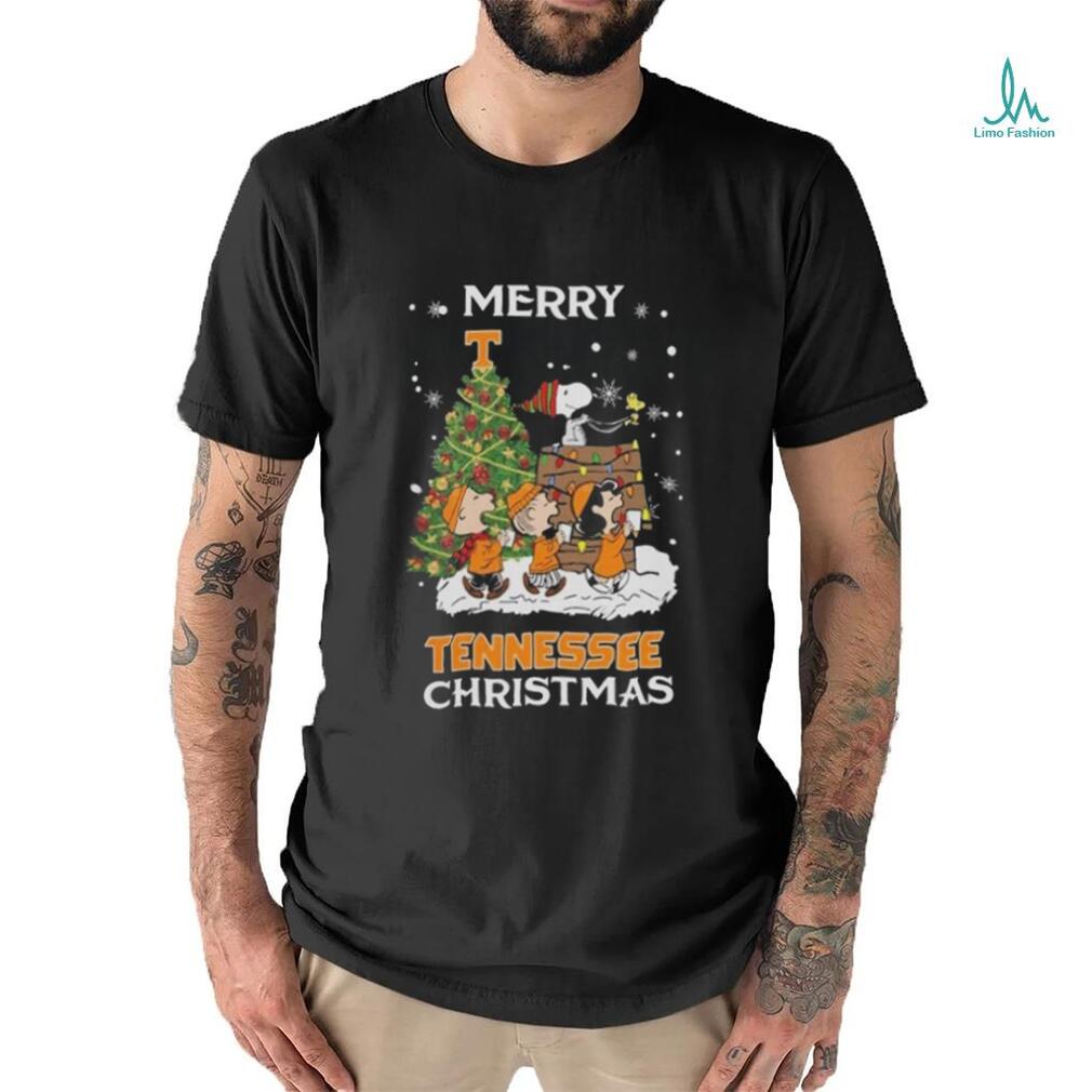 Tennessee Volunteers Snoopy Family Christmas Tree shirt Tennessee Volunteers Snoopy Family Christmas Tree shirt