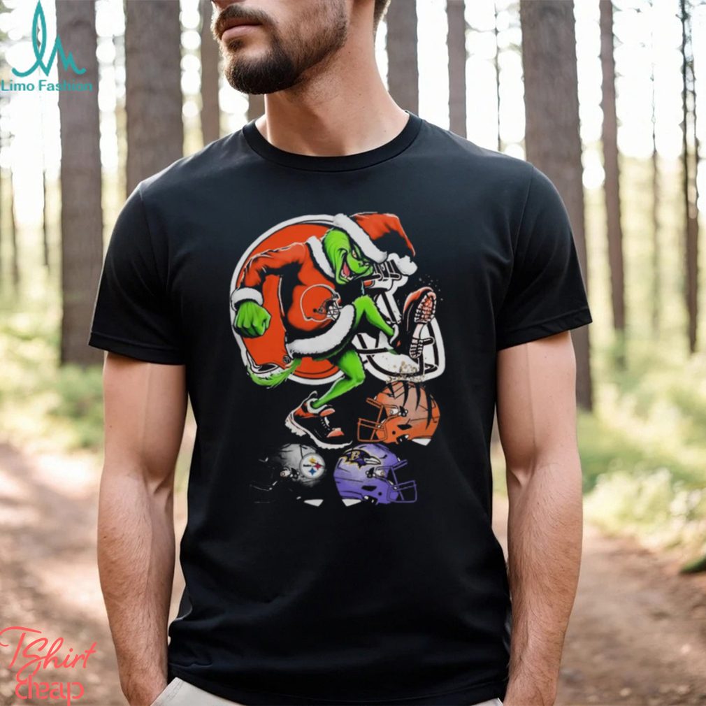 The Grinch Cleveland Browns Stomp On NFL Teams Christmas T Shirt The Grinch Cleveland Browns Stomp On NFL Teams Christmas T Shirt