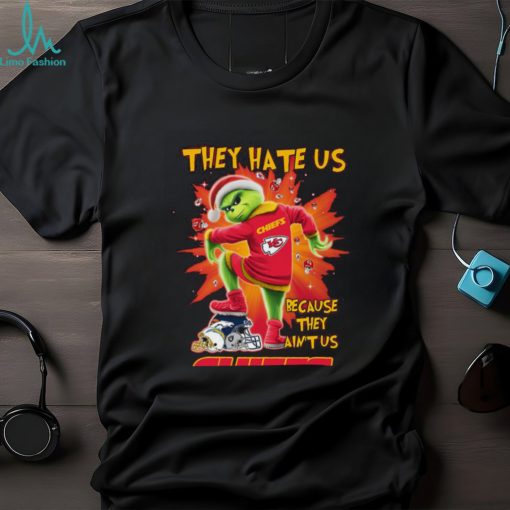 The Grinch They Hate Us Because Ain’t Us Kansas City Chiefs Stomp On Denver Broncos NFL Teams Christmas Shirt
