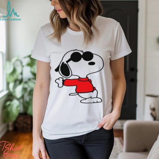 The cool snoppy red sweater Merry Christmas shirt