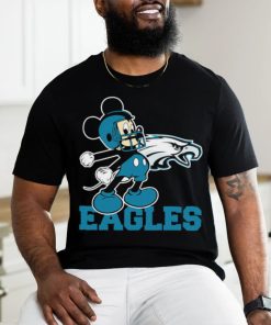 Top mickey Mouse cartoon NFL Philadelphia Eagles football player helmet logo shirt