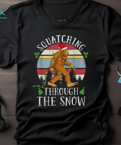 Trending Funny Sasquatch Christmas Squatching Bigfoot Xmas Tree Light T Shirts