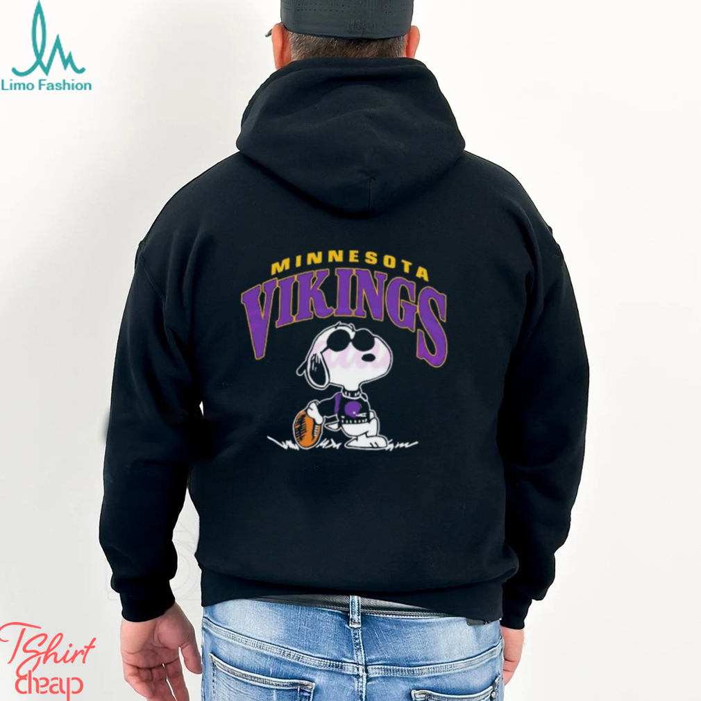 Vintage Snoopy Football Minnesota Vikings Nfl 2023 T shirt Vintage Snoopy Football Minnesota Vikings Nfl 2023 T shirt