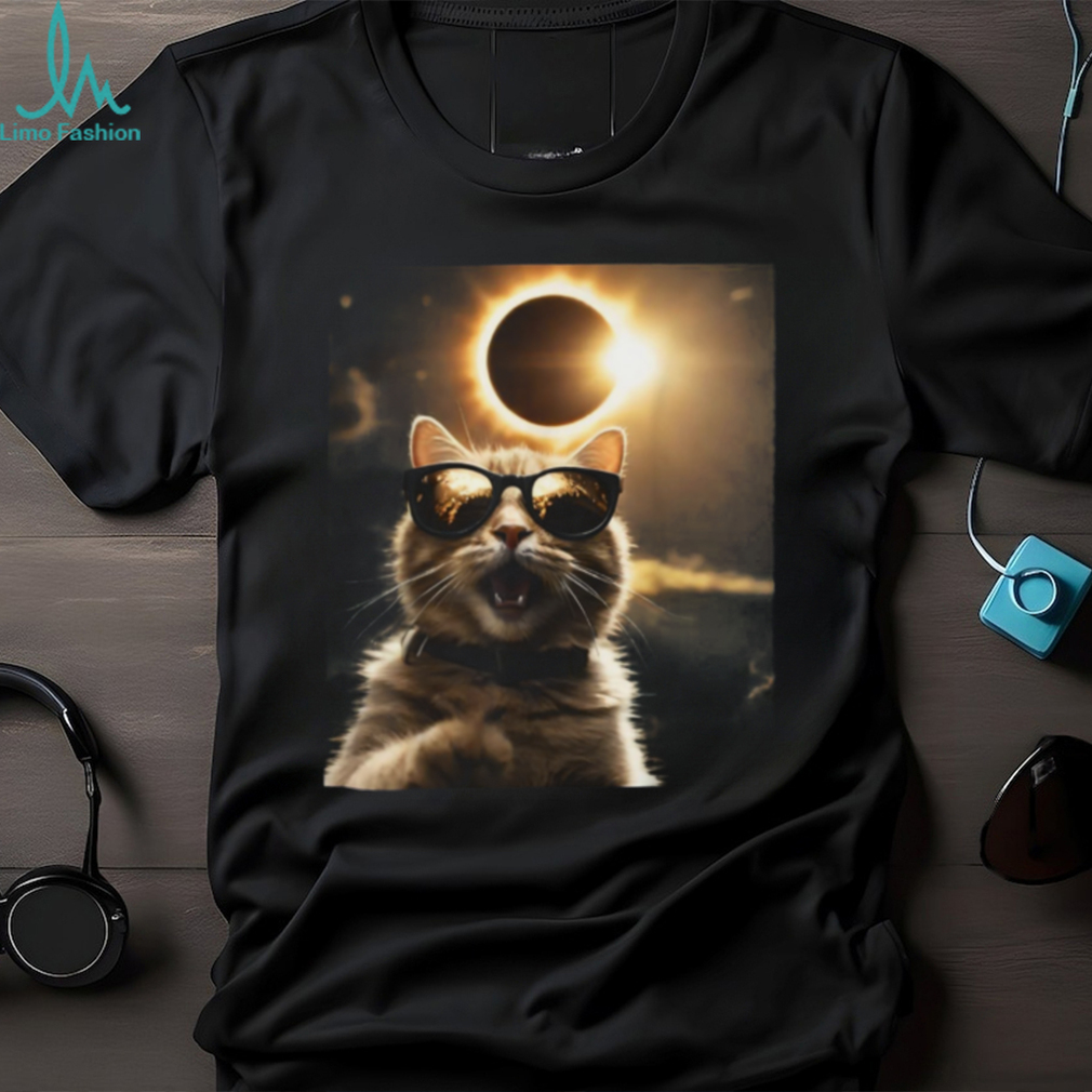 Cat Taking A Selfie with Solar 2024 Eclipse Wearing Glasses T Shirt Cat Taking A Selfie with Solar 2024 Eclipse Wearing Glasses T Shirt