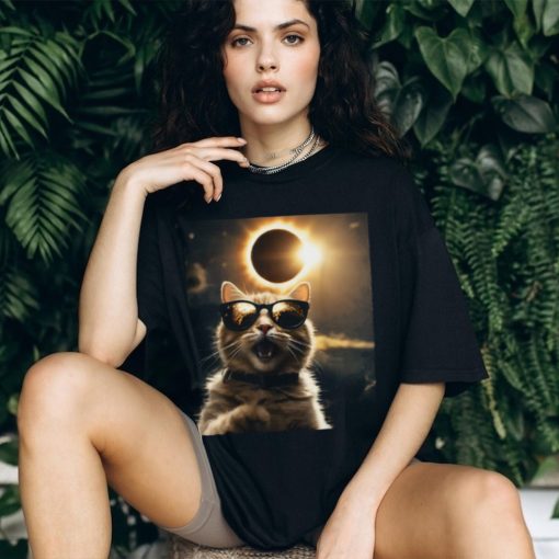 Cat Taking A Selfie with Solar 2024 Eclipse Wearing Glasses T Shirt