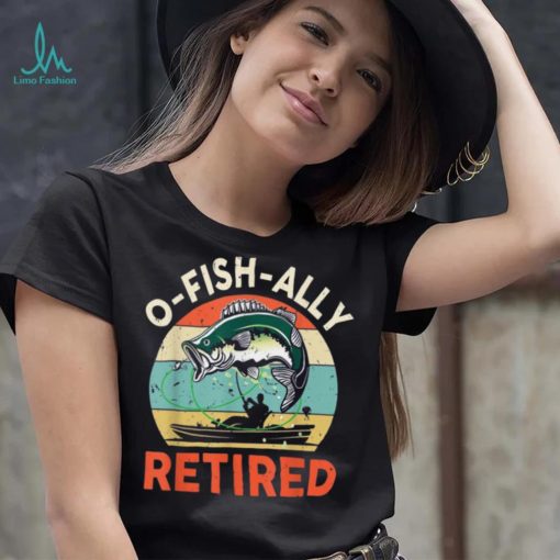 Caterpillar Kayak Fishing Bass Fish Dad Grandpa Fisherman Retired T  shirt