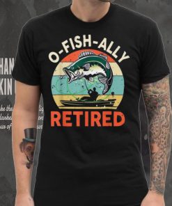 Caterpillar Kayak Fishing Bass Fish Dad Grandpa Fisherman Retired T shirt