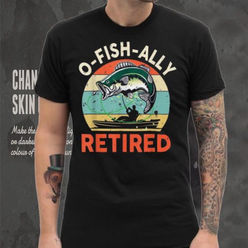Caterpillar Kayak Fishing Bass Fish Dad Grandpa Fisherman Retired T  shirt