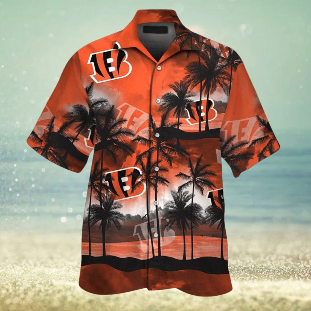 Cincinnati Bengals Short Sleeve Button Up Tropical Hawaiian Shirt VER014 Cincinnati Bengals Short Sleeve Button Up Tropical Hawaiian Shirt VER014