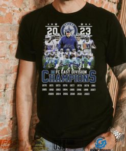 Dallas Cowboys Players 2023 NFC East Division Champions Signatures Shirt