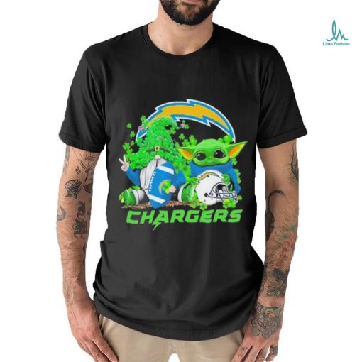 Design los Angeles Chargers Baby Yoda Happy St.Patrick’s Day Shamrock T Shirt